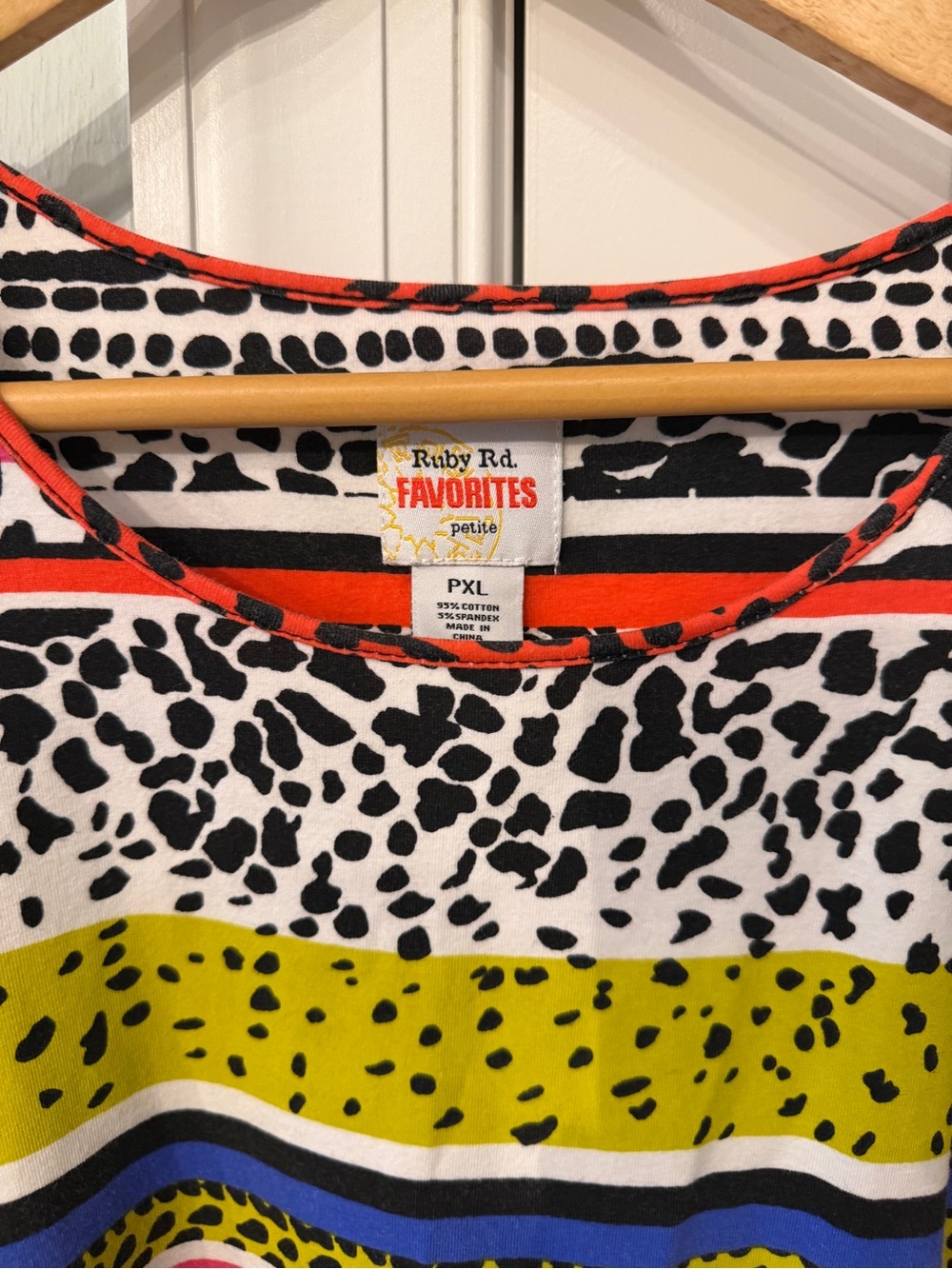 Ruby Rd Favorites Mixed Print Top Women’s PXL Colorful Animal Print 3/4 Sleeve - Picture 2 of 4